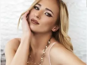 Myfreecams Free Porn Cam of EllyaDiamond