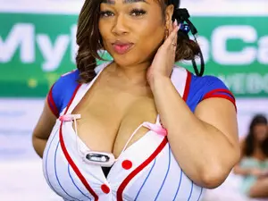 Myfreecams Watch Live Sex Cams of HoneyBusty69