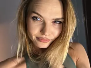Myfreecams Adult Video Chat of AllEyesOnM