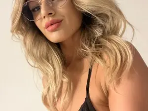 Myfreecams Live Sex Cam of SweetyLemon