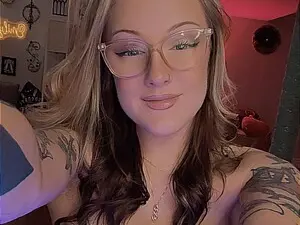 Myfreecams Live Sex Cam of EmilyTokes