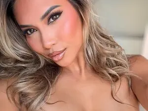 Myfreecams Live Sex of ExoticLILYxo