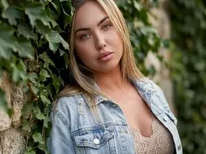 Myfreecams Free Live Porn of AmiraSoul_