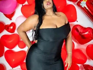 Myfreecams Watch Live Sex Cams of ElsieMorrison