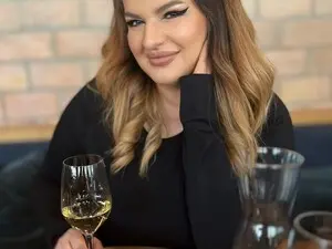Myfreecams Live Sex Cam of LaraHartt