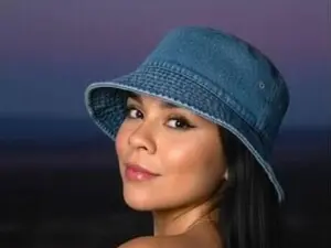 Myfreecams Sex Chat of Nahomi_doll