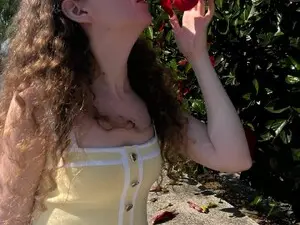 Myfreecams Free Porn Cam of BlueFlowerr