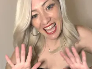 Myfreecams Free Live Porn of HotBlondeSlut