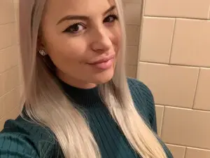 Myfreecams Adult Webcam of AnytaDoll