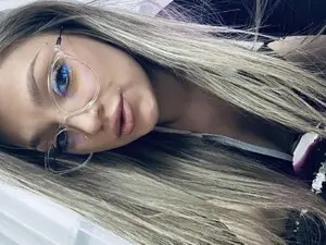 Myfreecams Free Live Porn of WetSelf