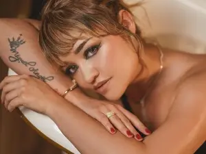 Myfreecams Nude Webcam of ThalyaHarlow