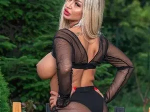 Myfreecams Free Live Porn of FitBarbieDoll