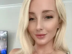 Myfreecams Nude Webcam of Izzybb18