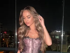 Myfreecams Sex Chat of SinfulSienna