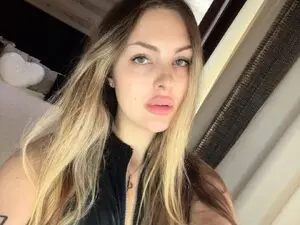 Myfreecams Live Sex Cam of MissInnocentt