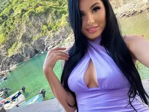 Myfreecams Watch Live Sex Cams of AlexiaZya