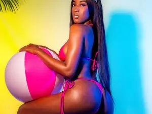 Myfreecams Sex Cam of FiorelaLenin
