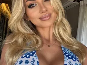 Myfreecams Private Sex Chat of CorneliaBaby