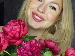 Myfreecams Sex Cam of HelenOneLove