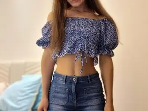 Myfreecams Live Sex Cam of Girl_Ksenia