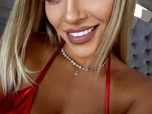 Myfreecams Free Porn Cam of Lorehottie