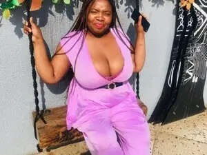 Myfreecams Free Porn Cam of DEVINEBOOBS