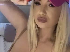 Myfreecams Free Live Porn of CrinnaMania
