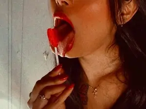 Myfreecams Watch Live Sex Cams of Rousebenett27