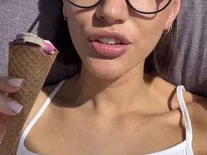 Myfreecams Free Live Porn of HotDoll19