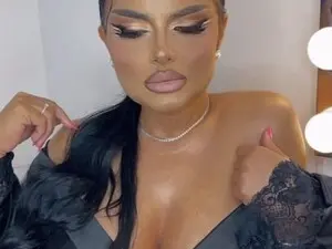Myfreecams Free Porn Cam of Issabela18