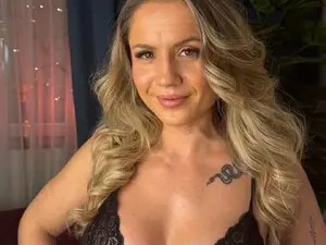 Myfreecams Free Live Porn of AdelineCarter