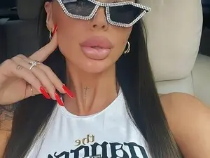 Myfreecams Free Live Porn of RaquelleVon