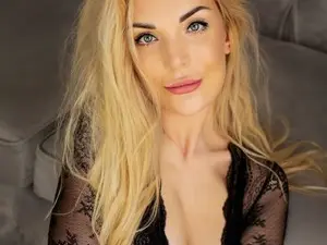 Myfreecams Sex Cam of AuloraGold