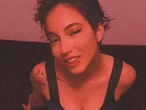 Myfreecams Free Porn Cam of Laura_hills18