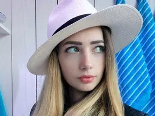 Streamate Adult Webcam of AzaliaSun