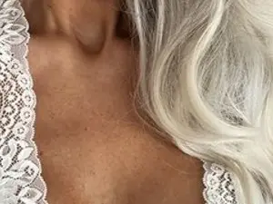 Streamate Adult Webcams of milf_next_doorXXX