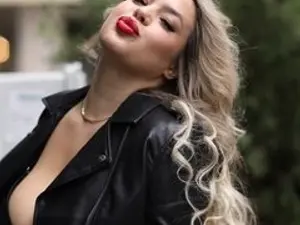 Streamate Live Porn of SophieAndrews