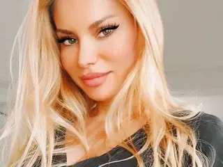 Streamate Watch Live Sex Cams of HelenaNiki