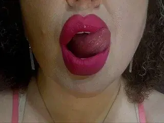 Streamate Nude Webcam of CurvyKatty40DD