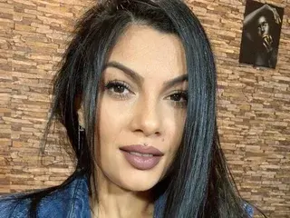 Streamate Adult Video Chat of KiraDesirex