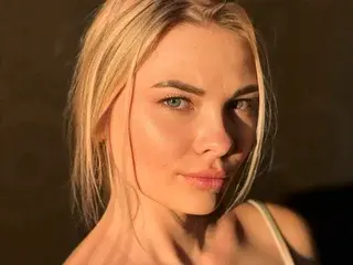 Streamate Live Porn of Tina_Candy