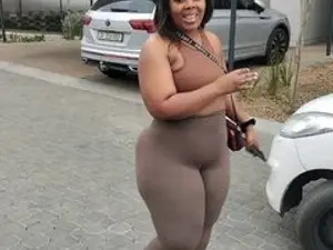 Streamate Adult Webcams of BigBootyNickyx