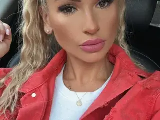 Streamate Watch Live Sex Cams of MarillynnMoon