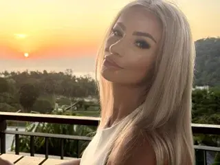 Streamate Adult Webcams of MarillynnMoon