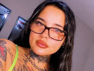 Streamate Sex Chat of HoneyDripsOnYou