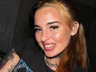 Streamate Sex Chat of HoneyDripsOnYou