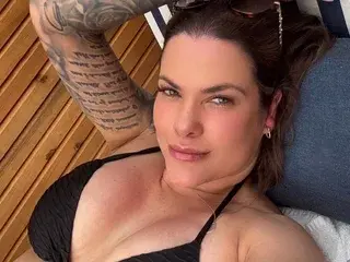 Streamate Sex Cam of TheNaughtyMilfNextDoor
