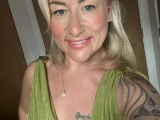 Streamate Free Live Porn of LittleMissSweetLips