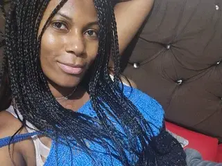 Streamate Free Porn Cam of DianneHalle19