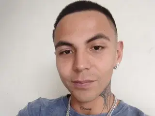 Streamate Free Porn Cam of Clarkentt